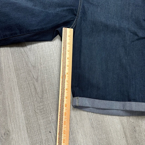 NYDJ Not Your Daughter’s Jeans Denim Shorts – Size 24W - Picture 4 of 11